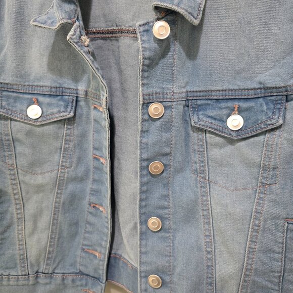 Baccini Light Wash Denim Jean Jacket – Women’s Small Button Front Classic - Picture 3 of 12